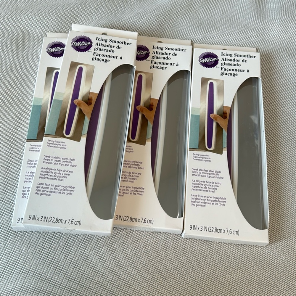 Wilton Icing Smoother | Cake Scraper